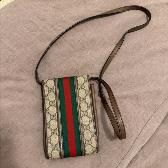 Gucci Beige Monogram Crossbody with Red and Green Stripe - Picture 3 of 3
